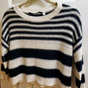Crop sweater​
